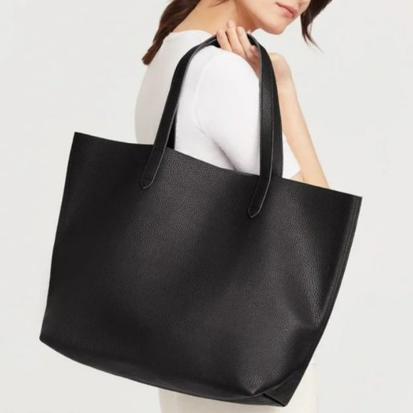 Cuyana Handbags - Cuyana Classic Black Pebbled Leather Tote Inside Zip Pocket Lightweight Minimal